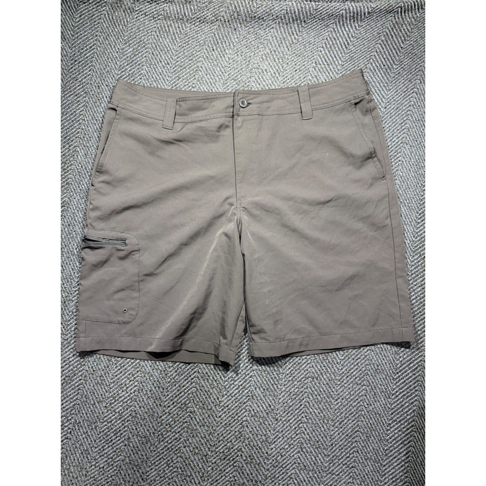 Men's 40 Gray Magellan Outdoors Fish Gear Water Repellent Hybrid Cargo Shorts